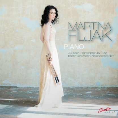 Photo No.1 of Martina Filjak plays Bach, Schumann & Scriabin